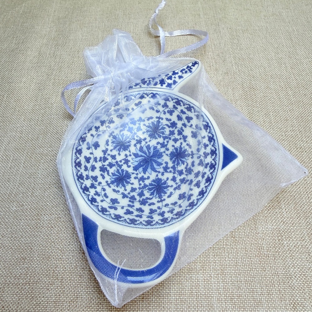 Blue and White Teapot Shaped Teabag Holder in Gift Bag - Picture 2 of 6